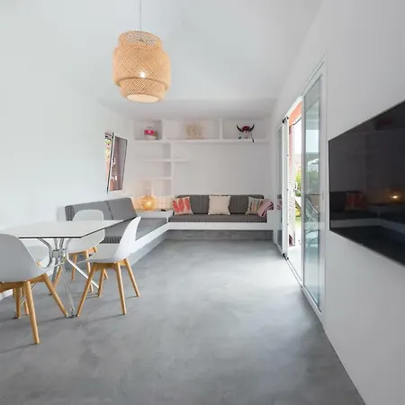 En Maspalomas, Melocotones Nyaraló